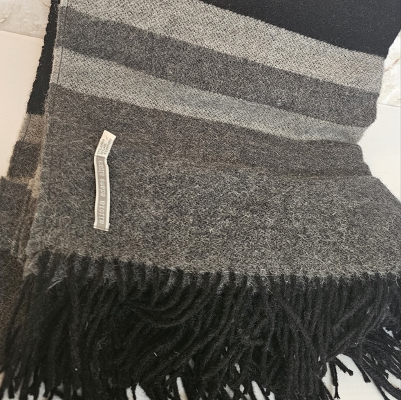 Alicia Adams Alpaca Canyon Throw Blanket - Picture 4 of 14